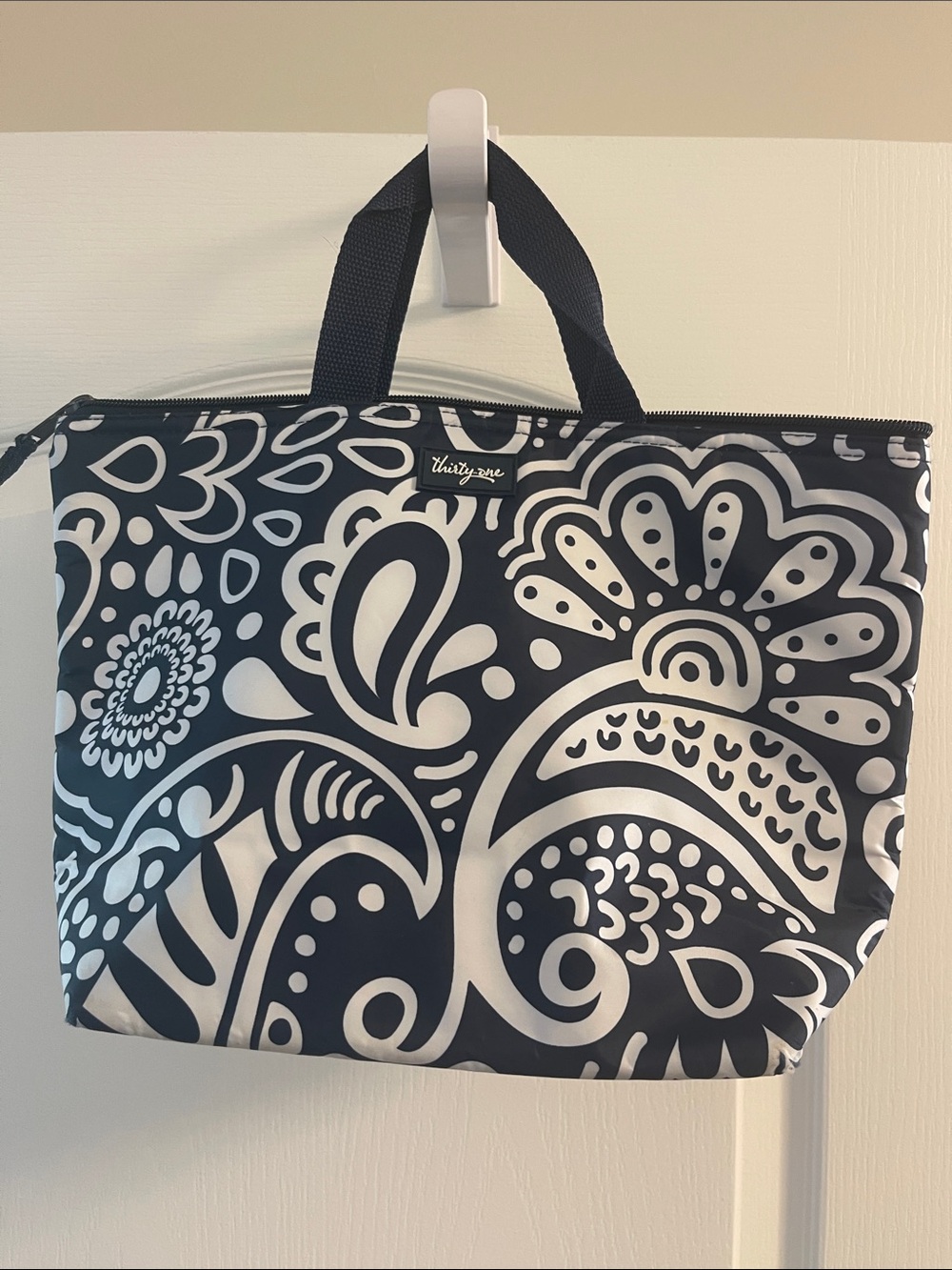 THIRTY-ONE  Blue & White Floral Paisley Insulated Lunch Bag